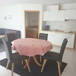 Gaestehaus-zum-see *