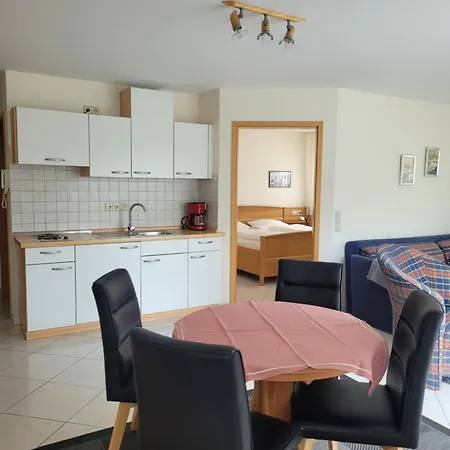 Gaestehaus-zum-see באד בוכאו