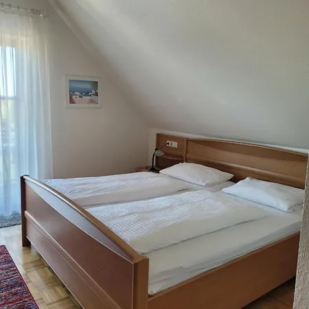 Gaestehaus-zum-see Apartmán *
