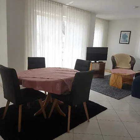 Gaestehaus-zum-see * באד בוכאו